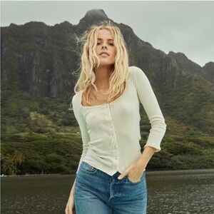 Doen Vivienne Light Green Long Sleeve Top